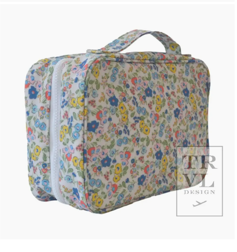 TRVL Design Bundle Up Hanging Toiletry 2 Posies