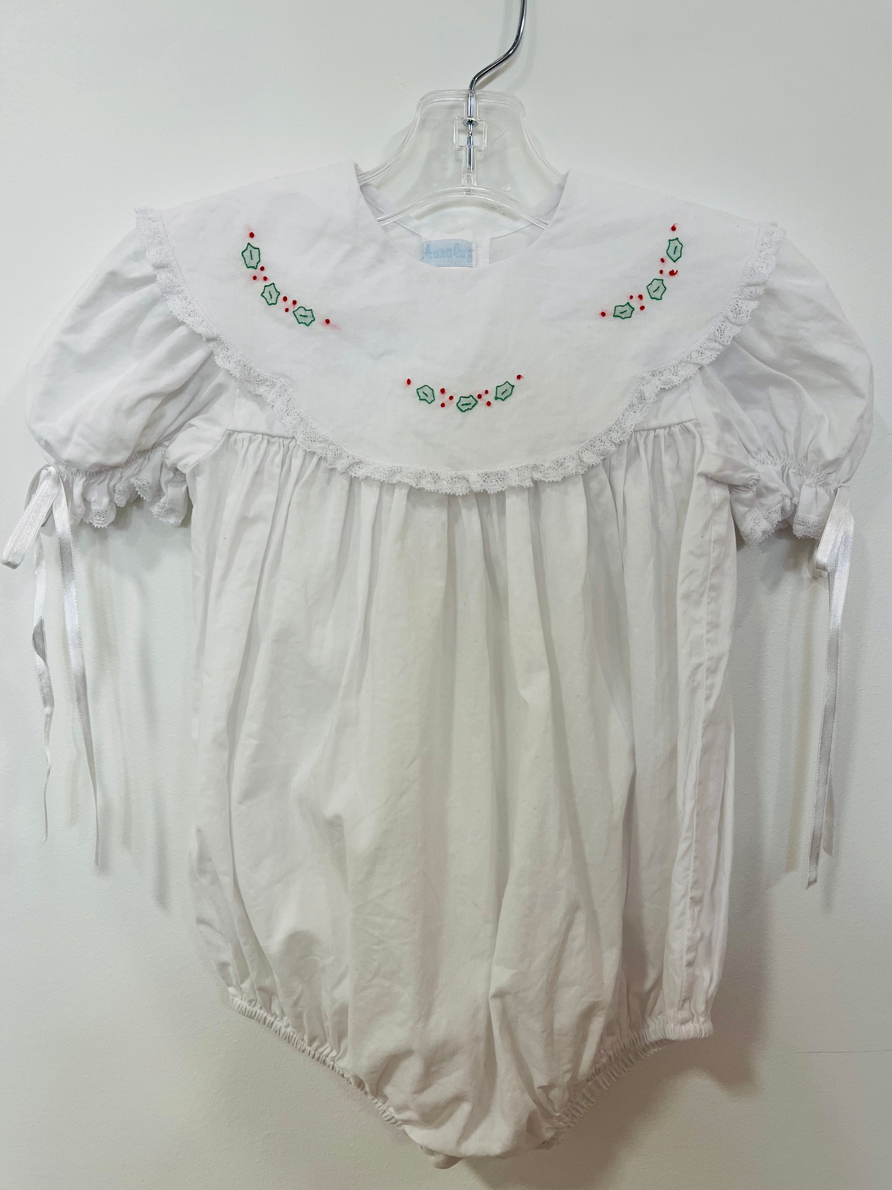 Bubble White Heirloom Holly - 18mo